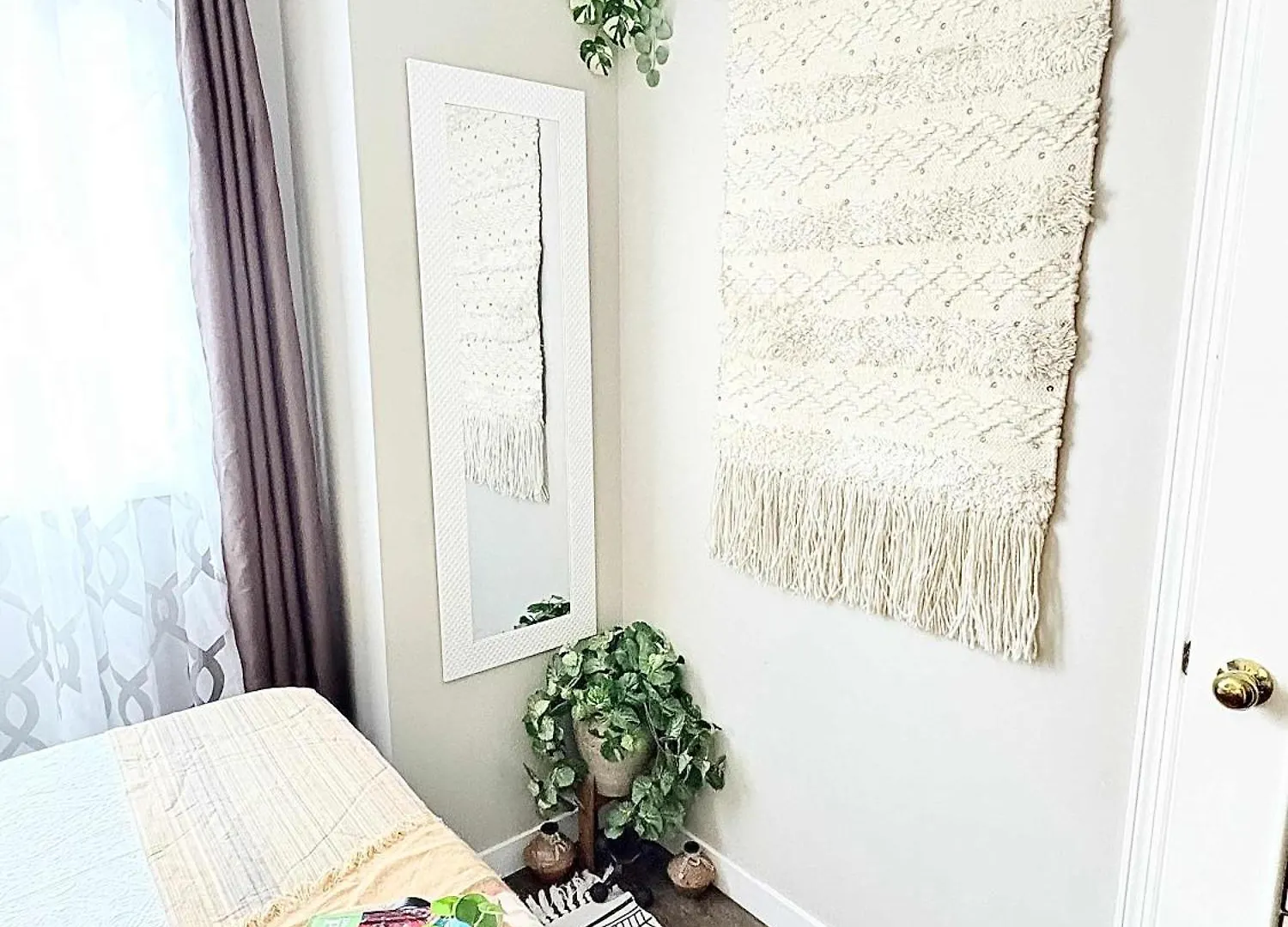 Dom wakacyjny Stylish Downtown Condo Nr Rogers Place L Full Kitchen, Balcony, Pool & Gym Edmonton